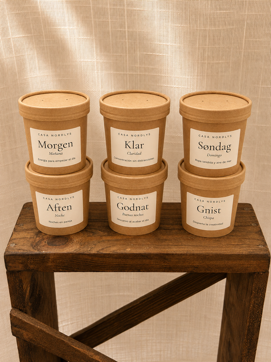Hygge Collection Wax Melts cera de soja hechos a mano con decoraciones botánicas de Casa Nordlys. Libre de plásticos 