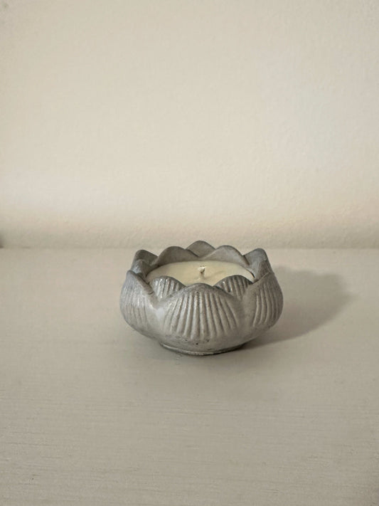 Vela aromática Åkande - Aroma: floral o Orquídea Negra y Lirio