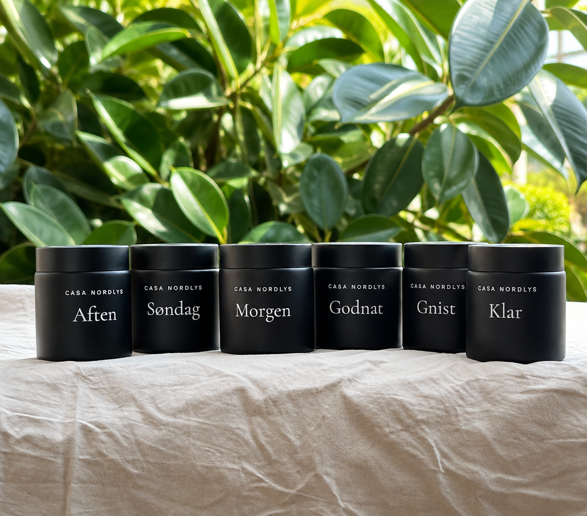     HYGGE Bundle de Casa Nordlys con las seis velas aromáticas de la colección
